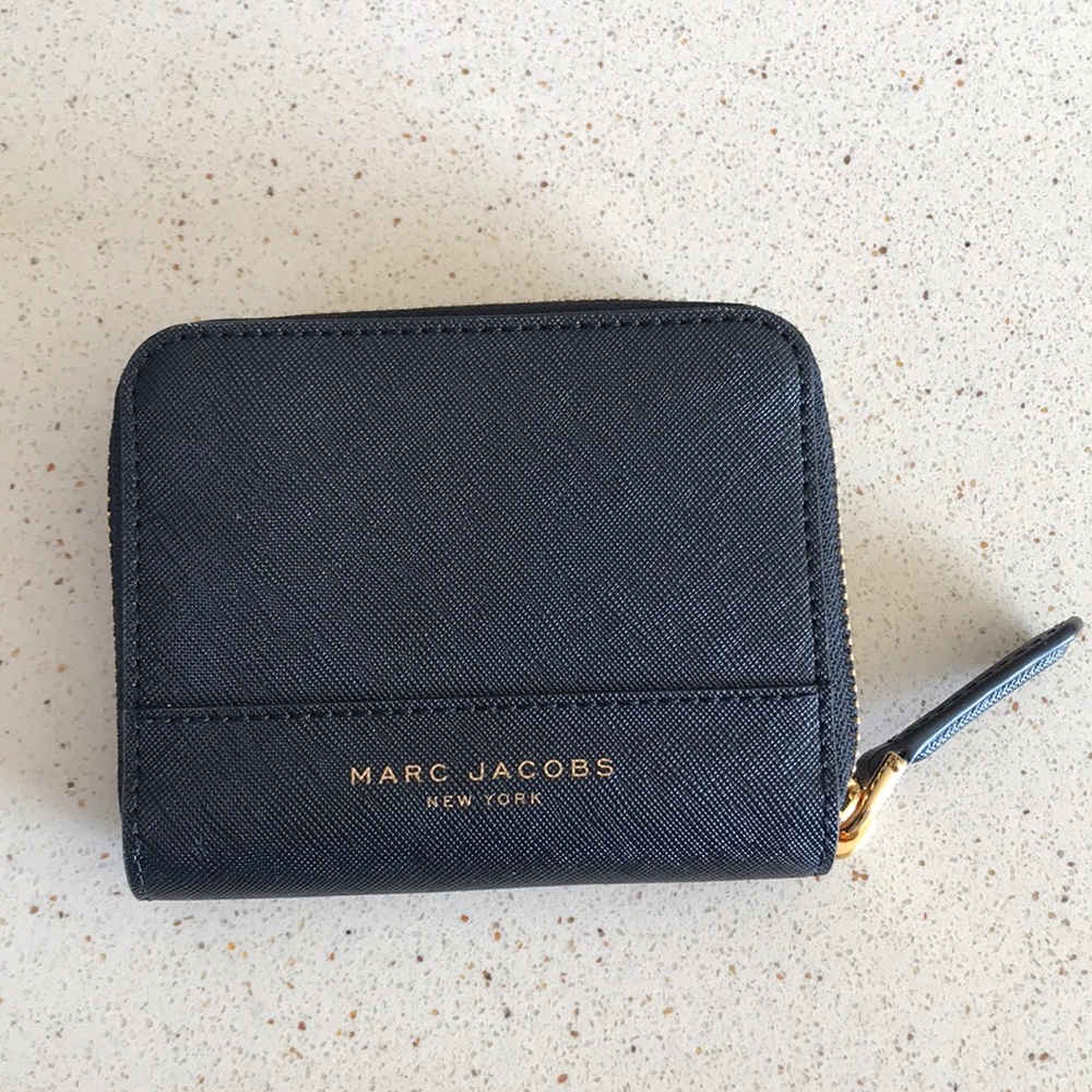 Marc Jacobs wallet with tags